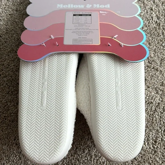 NWT MELLOW & MOD FRENCH BULLDOG SHEARLING SLIPPERS - Picture 4 of 4